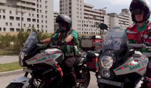 Motos