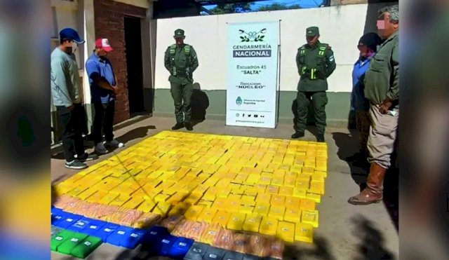 Un gendarme fue detenido con 300 kilos de cocaína 